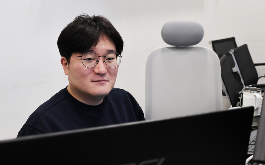 농업이라는 환경에서 자율주행의 품질 기준을 스스로 끌어올리다